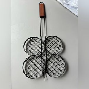 Charcoal Companion Wooden Handle Grill Rack Cooks 4 Burgers